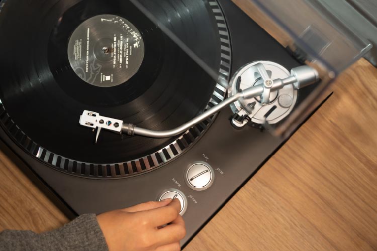 Gramofon z ramieniem typu S Gramofon z ramieniem typu S