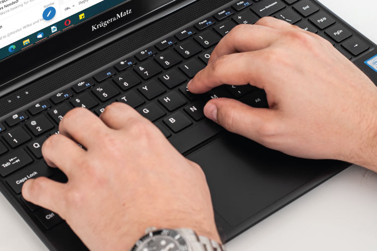 Dbałość o wygodę Laptop z wygodną klawiaturą