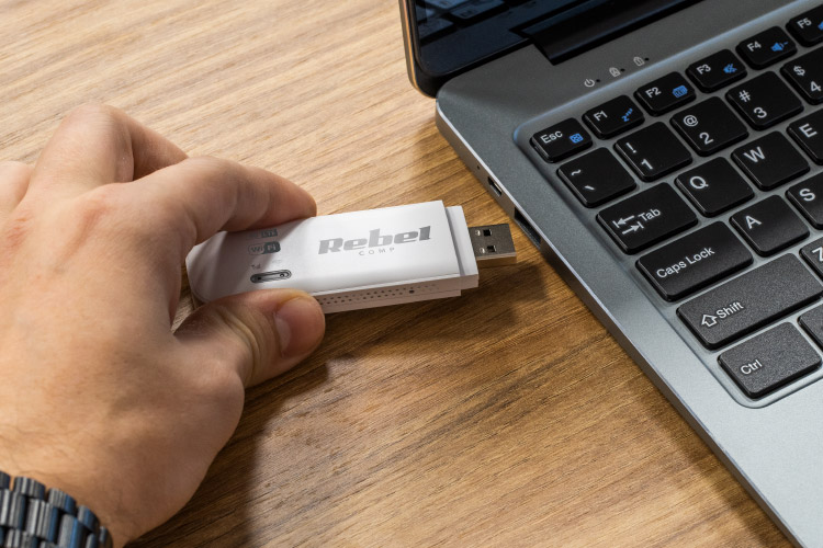 Zasilany przez USB przenośny router wifi