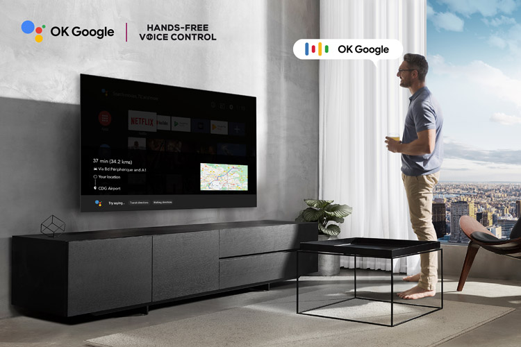 Wydawaj polecenia za pomocą bezdotykowego zestawu głośnomówiącego Google TV