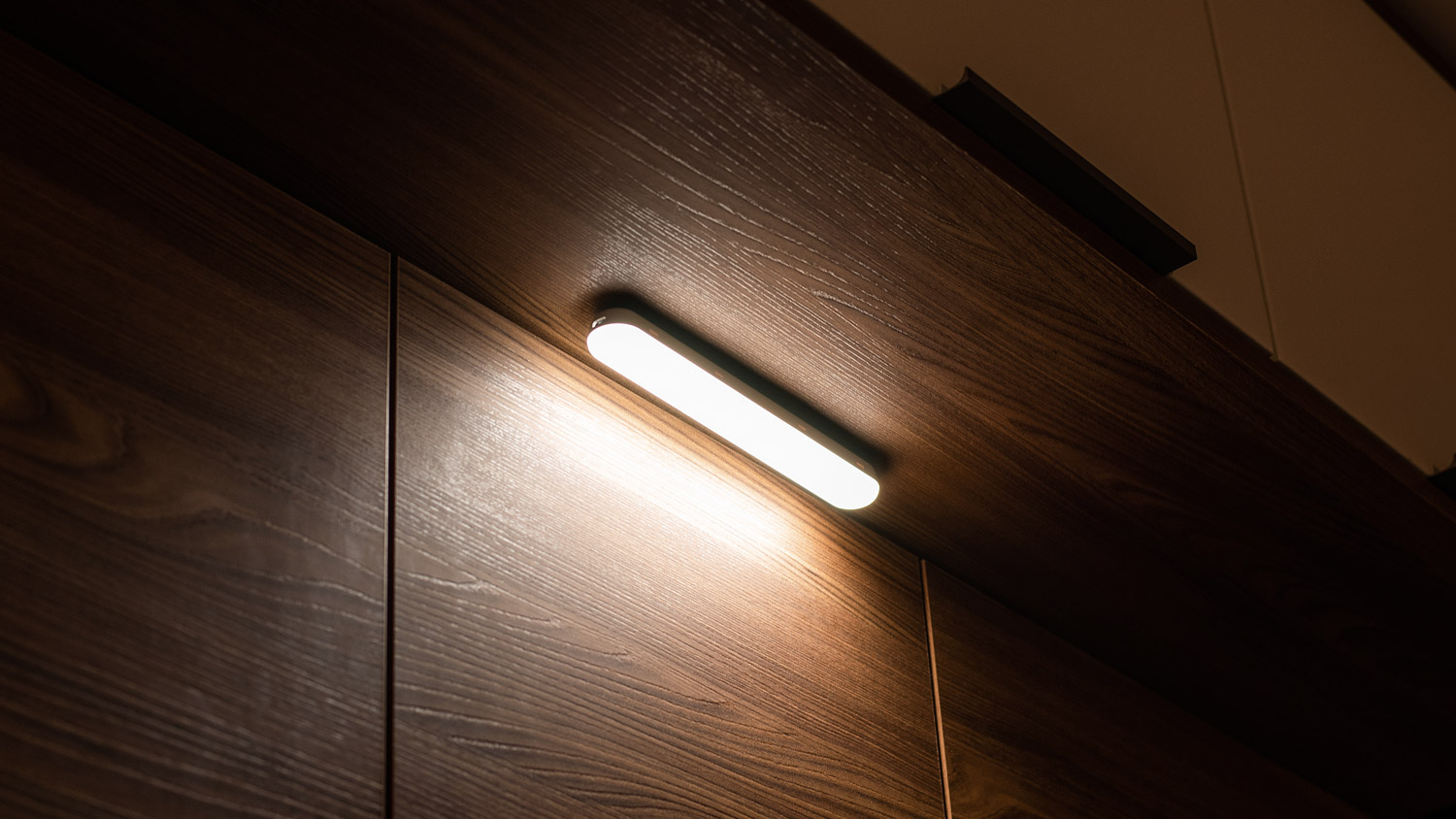 Lampka LED z czujnikiem ruchu Rebel Light Lampka LED z czujnikiem ruchu Rebel Light