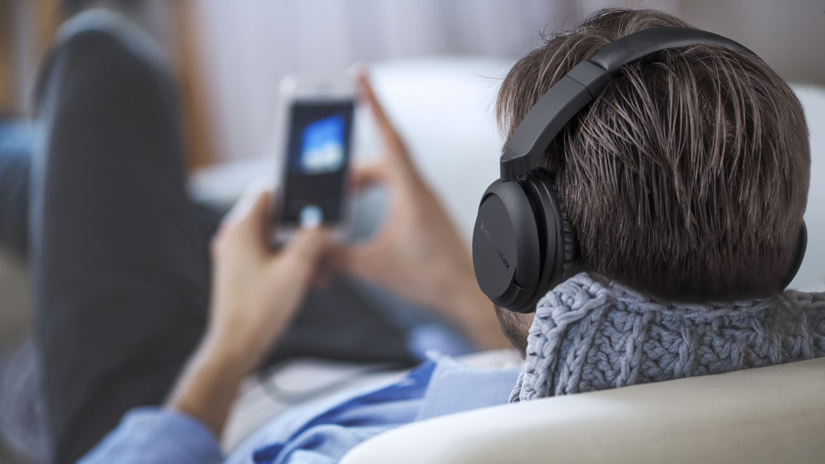 Potrzebujesz bezprzewodowych słuchawek, ale nie chcesz rezygnować z dobrej jakości dźwięku? Właśnie znalazłeś model idealny dla siebie! Słuchawki FLOW 2 Wireless zapewniają czyste, głębokie brzmienie Twoich ulubionych utworów.