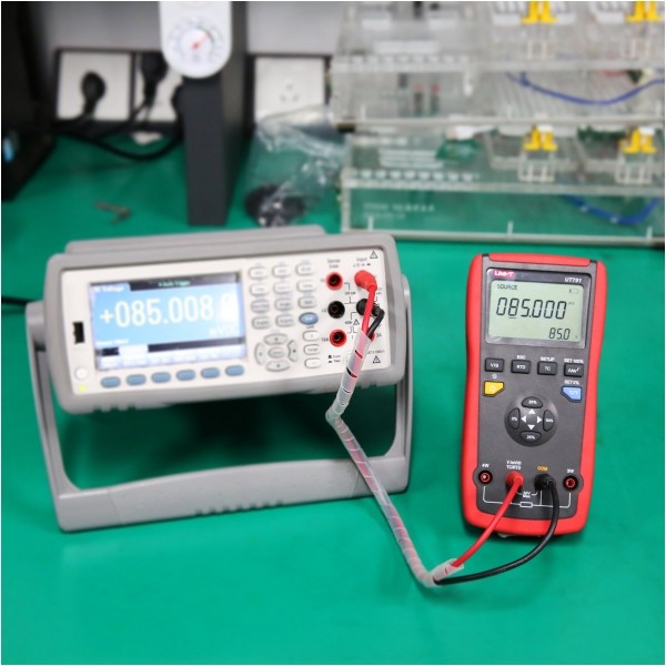 Kalibrator temperatury Uni-T UT701