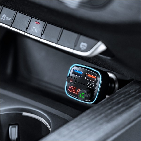 Transmiter samochodowy FM z funkcją bluetooth (2x USB + USB-C)